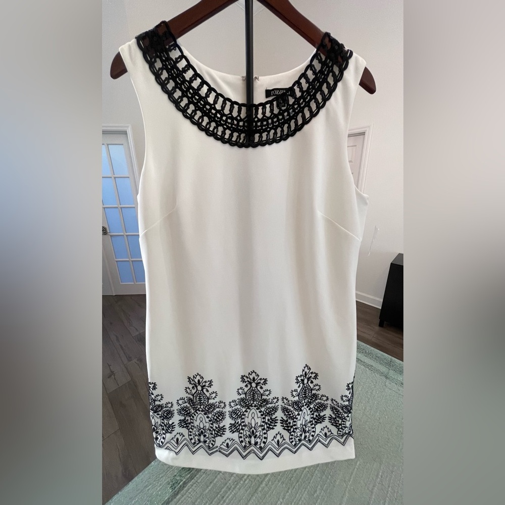 Roz & Ali Dress Barn White Dress with Black Sequin Embellishments. NWT Size 16